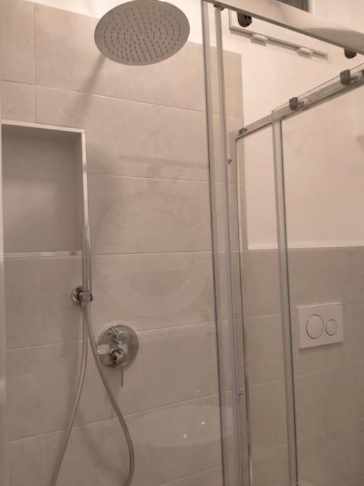 Aura Apartment Bari Buitenkant foto